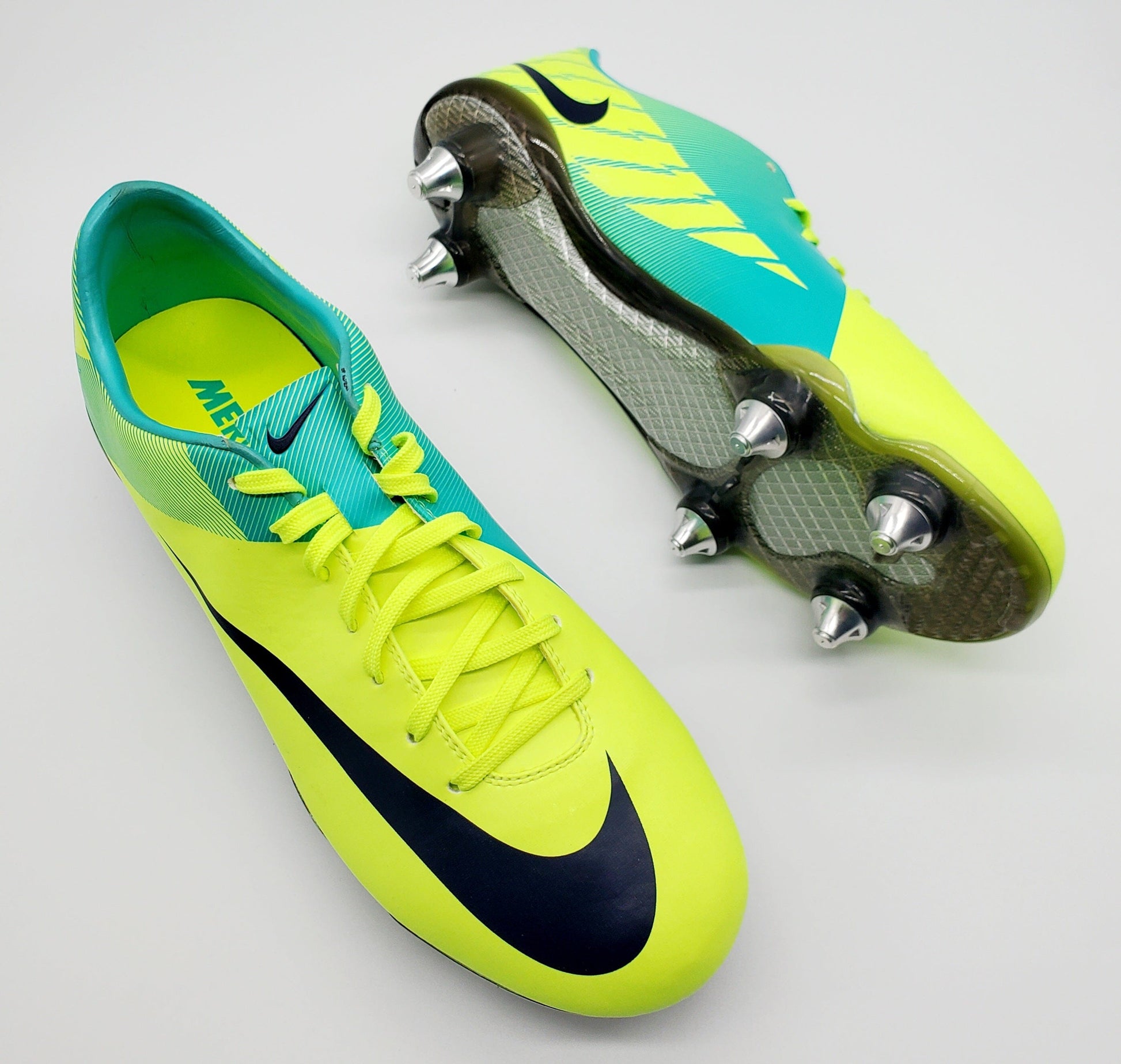 Nike Vapor SG – Classic Football Boots
