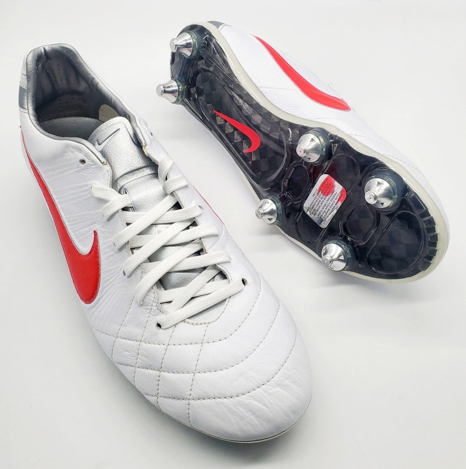 Buy rare & classic NIKE football boots online