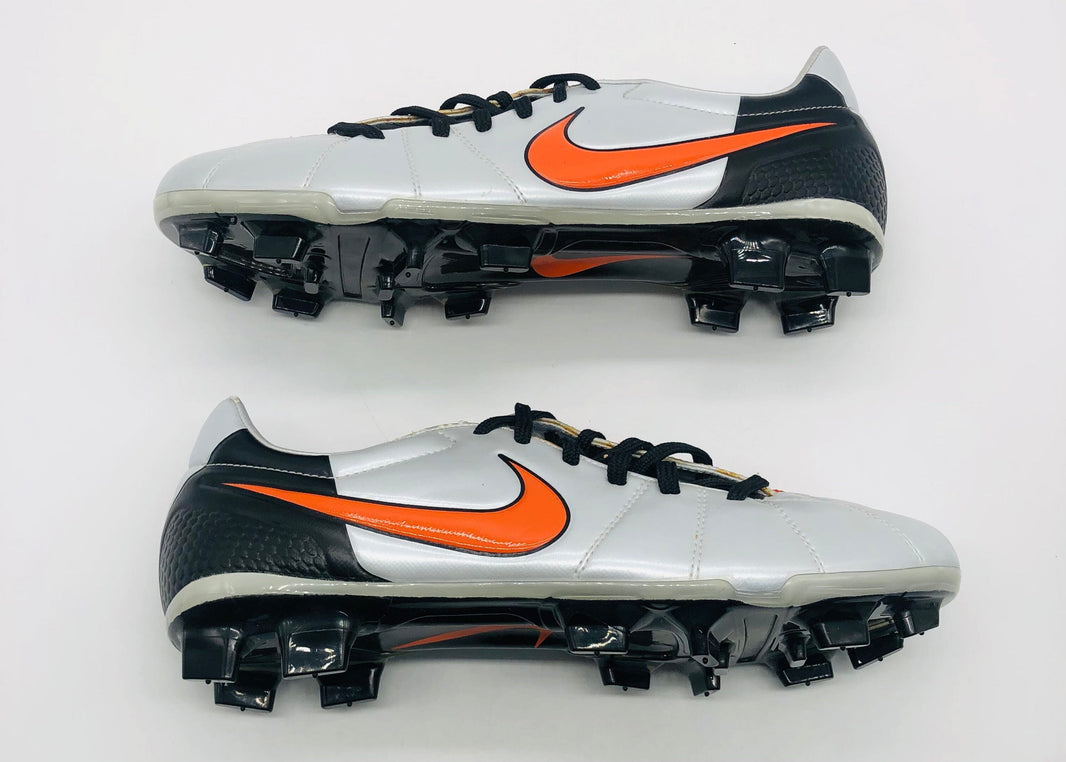 Buy rare & retro Nike T90 football boots online